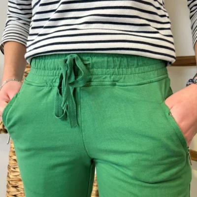 L738- Jogging 2 poches - vert-bresil - 44