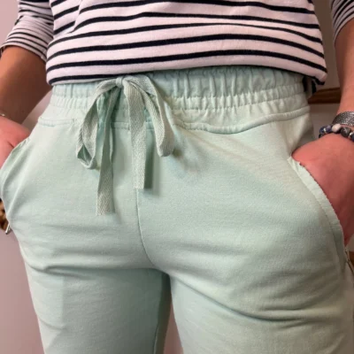 L738- Jogging 2 poches - vert-menthe - 44