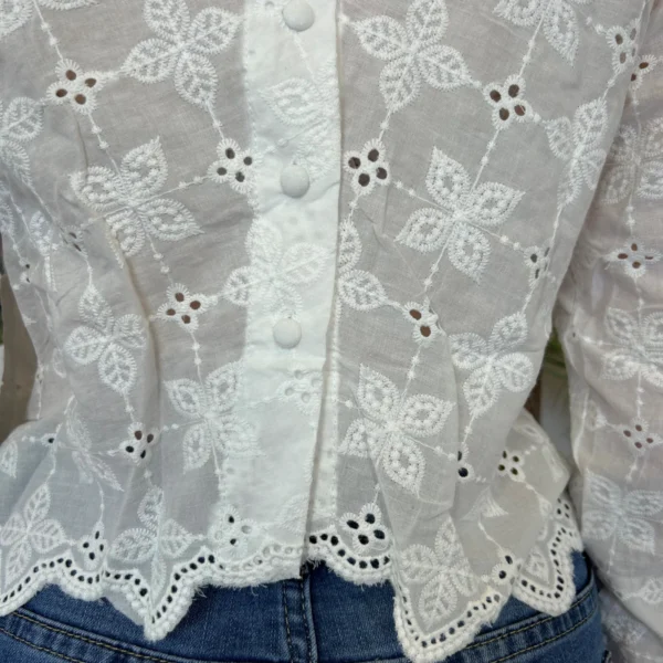 K471- Blouse brodée Version Féminin - blanc - 40