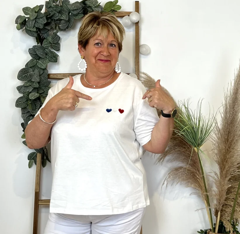 K998- T Shirt Coeur 💙🤍❤️ (T40-T48) - blanc - 48