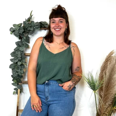 K233- Débardeur Maëlle dos brodé (T40-T48) - vert-sapin - 48