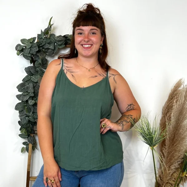 K233- Débardeur Maëlle dos brodé (T40-T48) - vert-sapin - 48