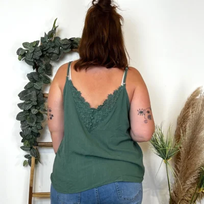 K233- Débardeur Maëlle dos brodé (T40-T48) - vert-sapin - 48
