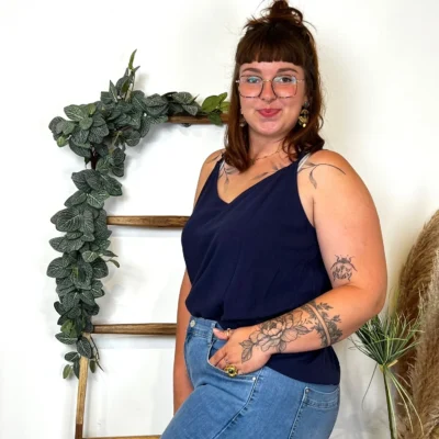 K233- Débardeur Maëlle dos brodé (T40-T48) - marine - 48